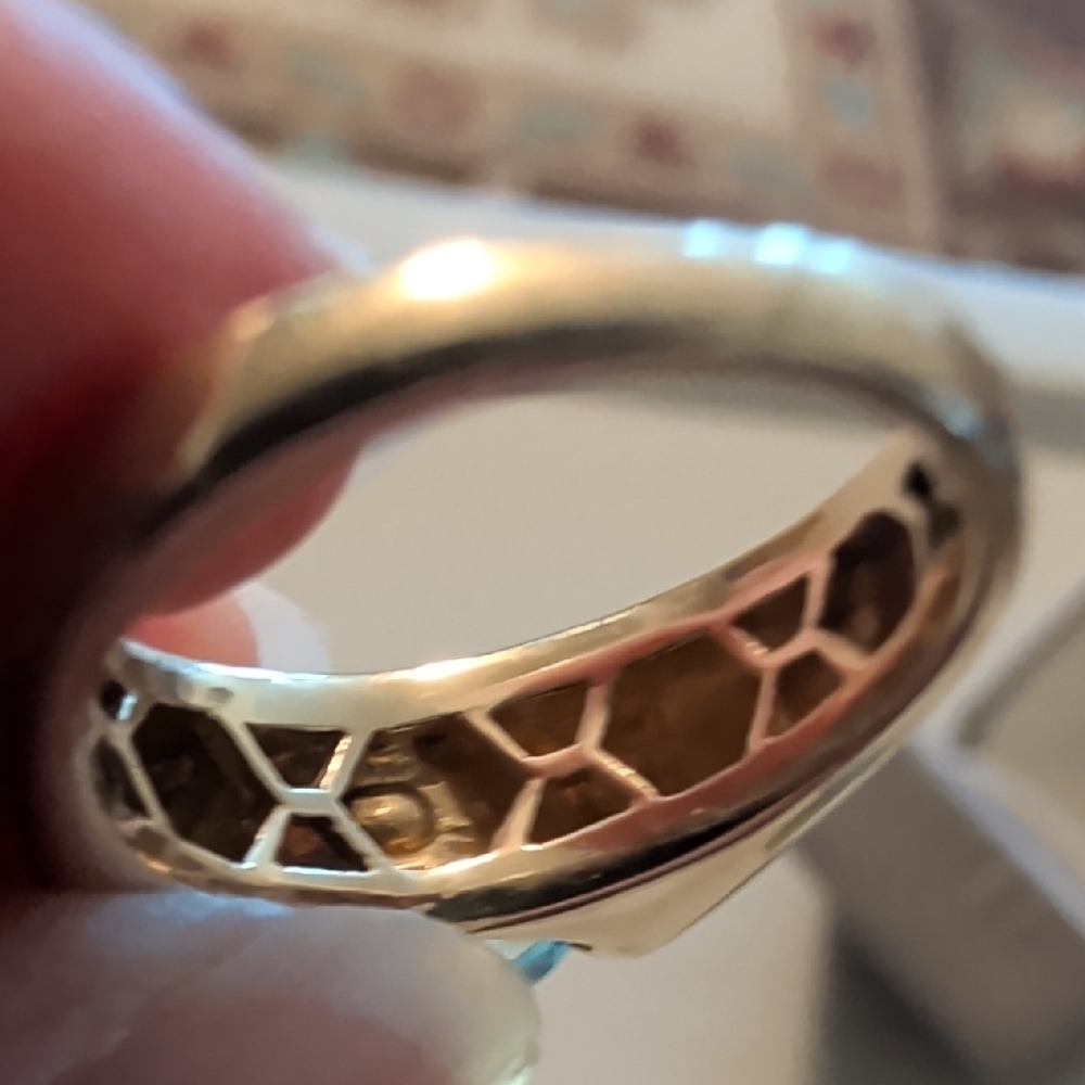 Gold Ring with Blue Oval Gemstone - Women's Jewelry - Picture 4 of 6